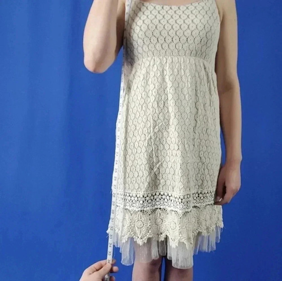 Ryu Lace Dress - Small - Picture 9 of 11